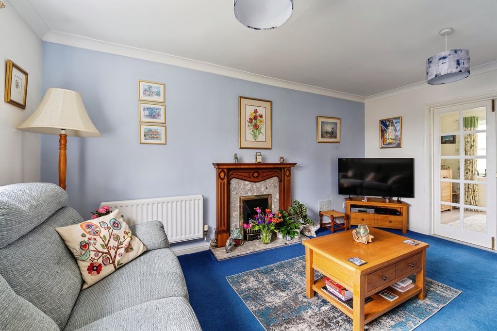 Property photo 3 of 23