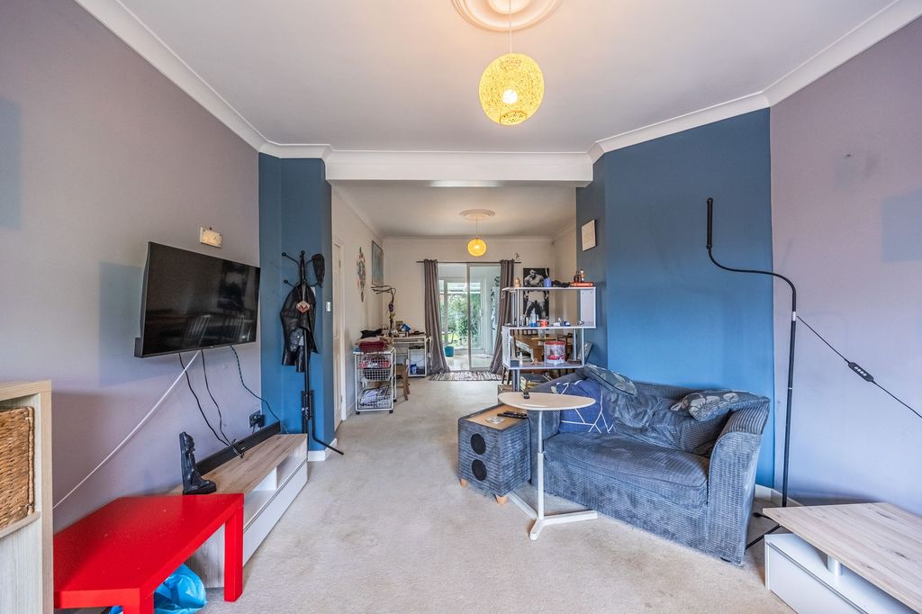 Property photo 2 of 11