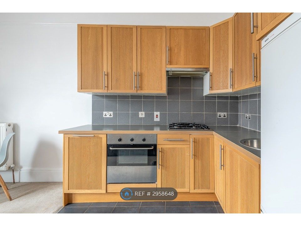 Property photo 2 of 5 Kitchen