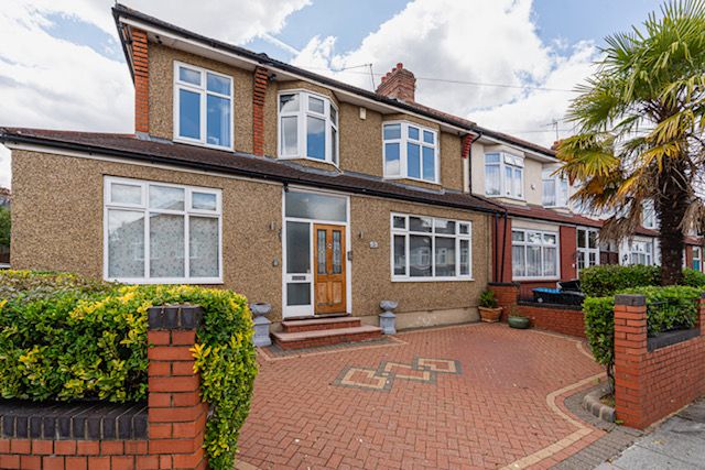 Property photo 1 of 17 Hastings Road, 2-36