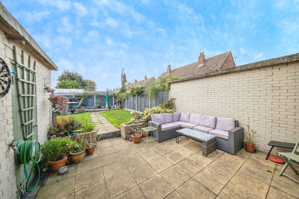 Property photo 2 of 17