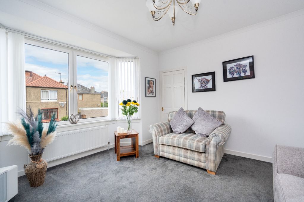 Property photo 3 of 28 4267567