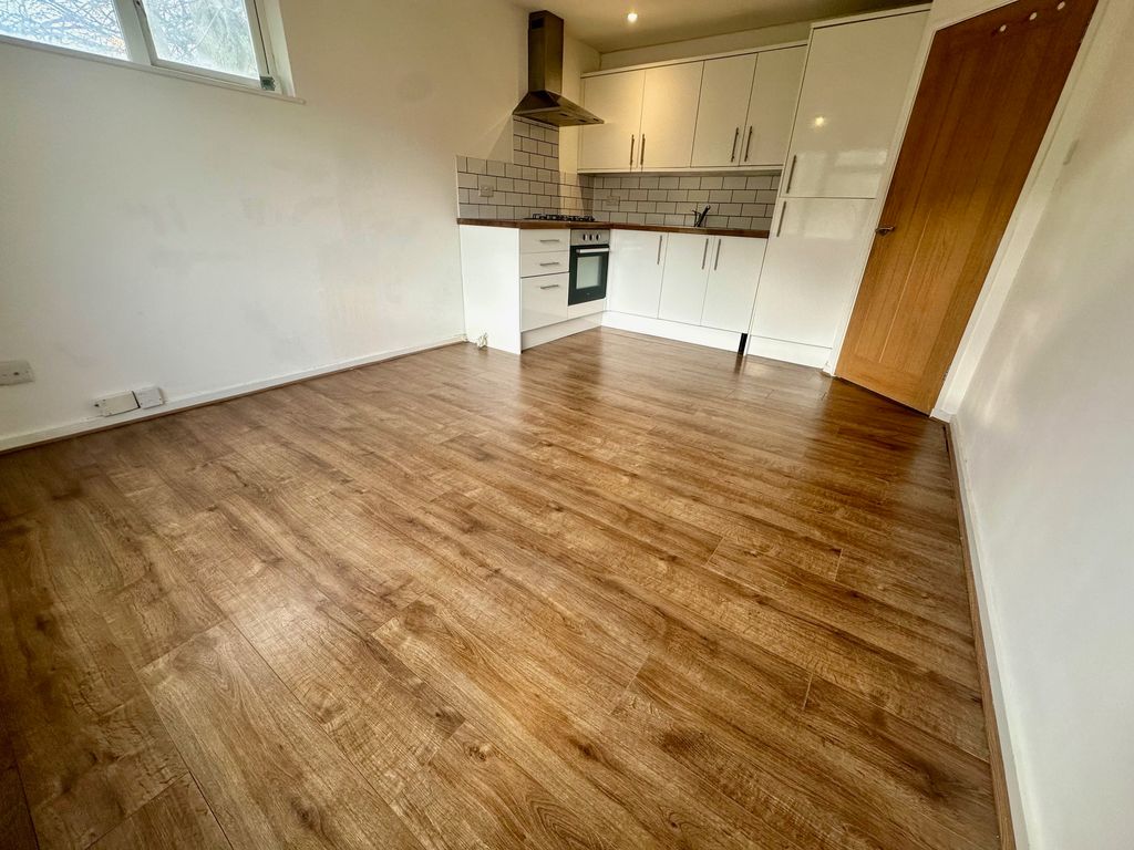 Property photo 3 of 15 Image