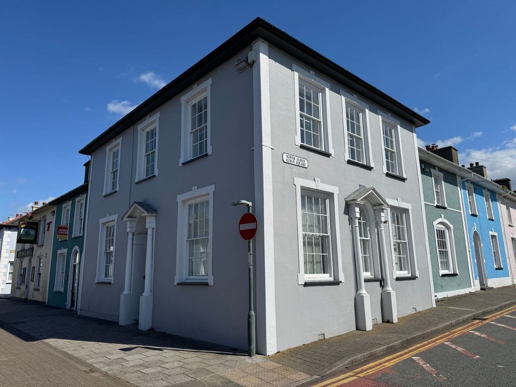 Property photo 1 of 37