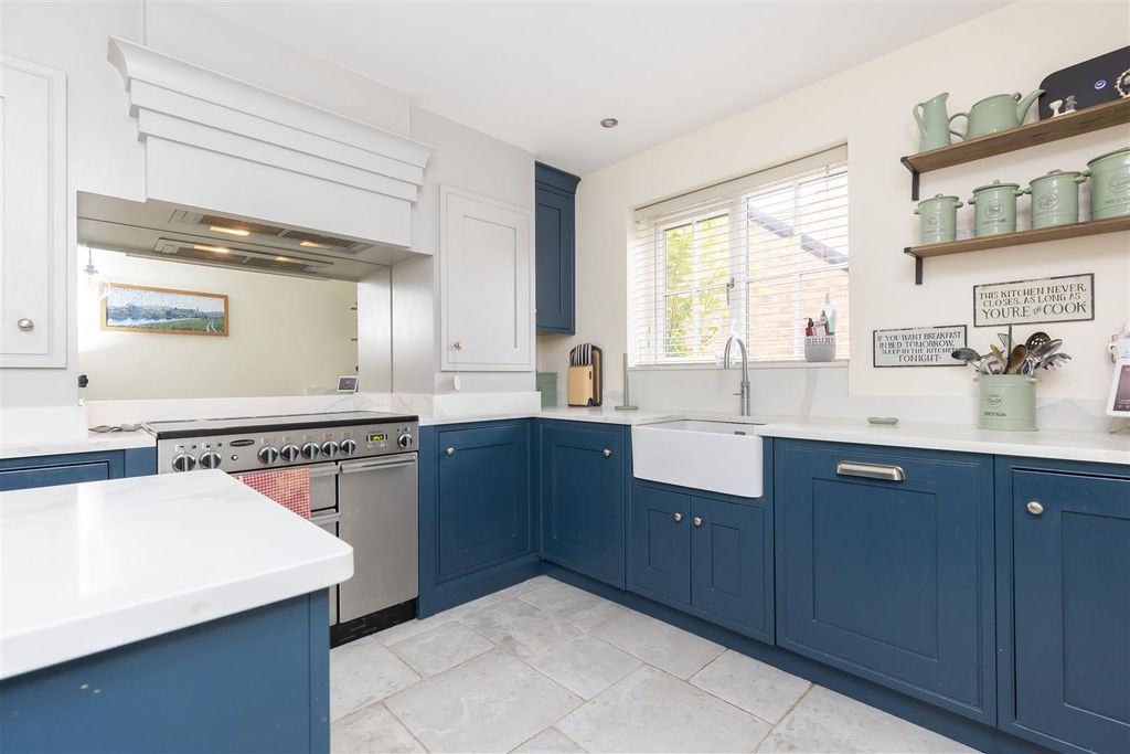 Property photo 3 of 46 Kitchen