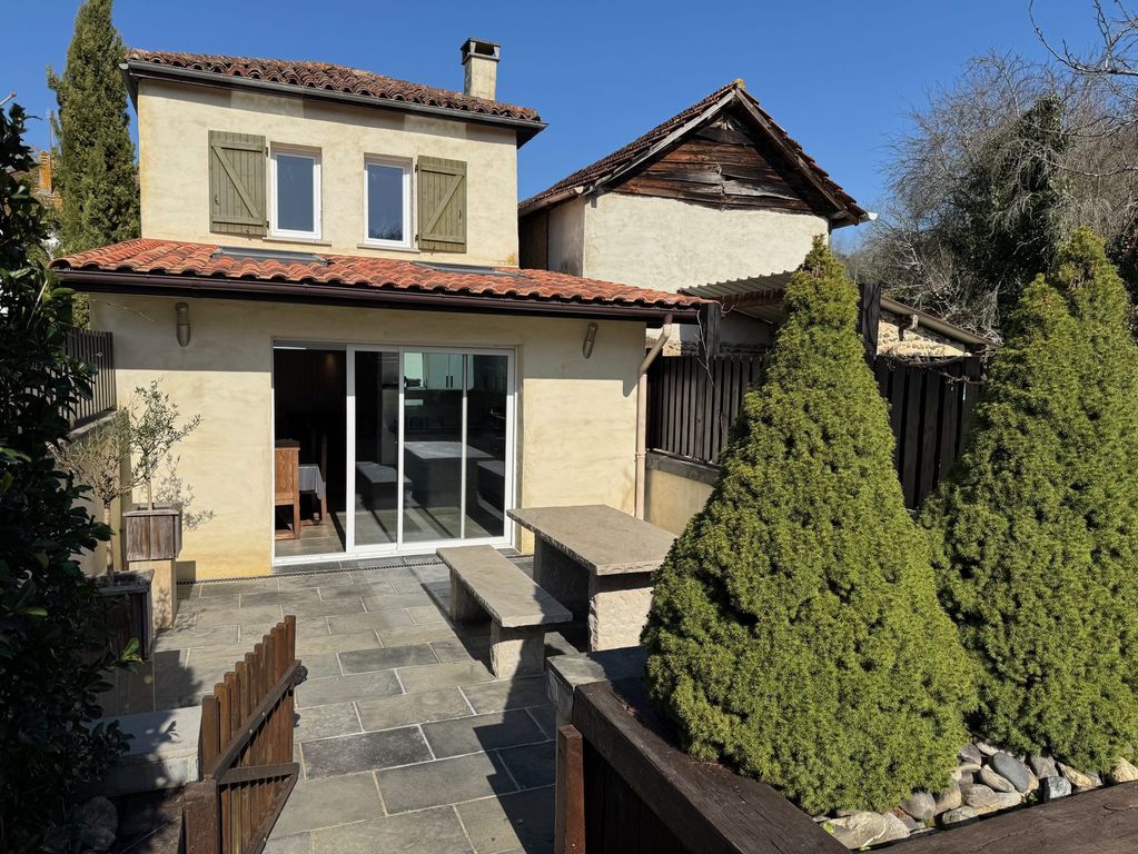 Property photo 1 of 11