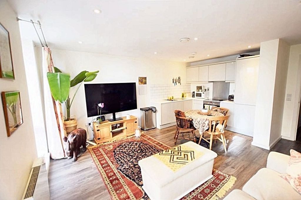 Property photo 2 of 8