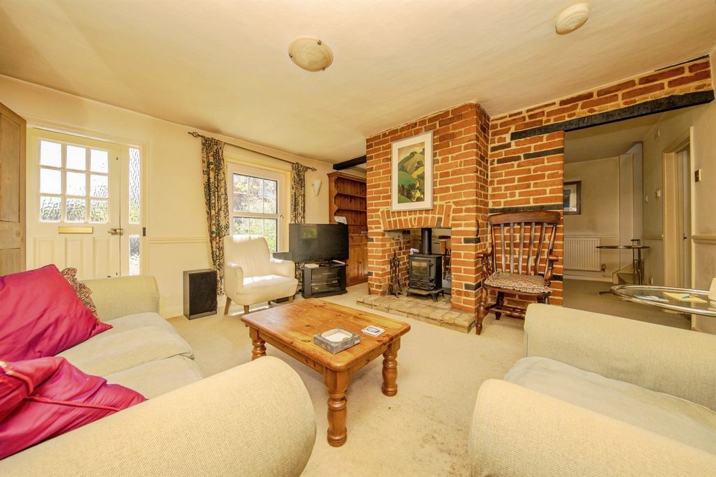 Property photo 2 of 20