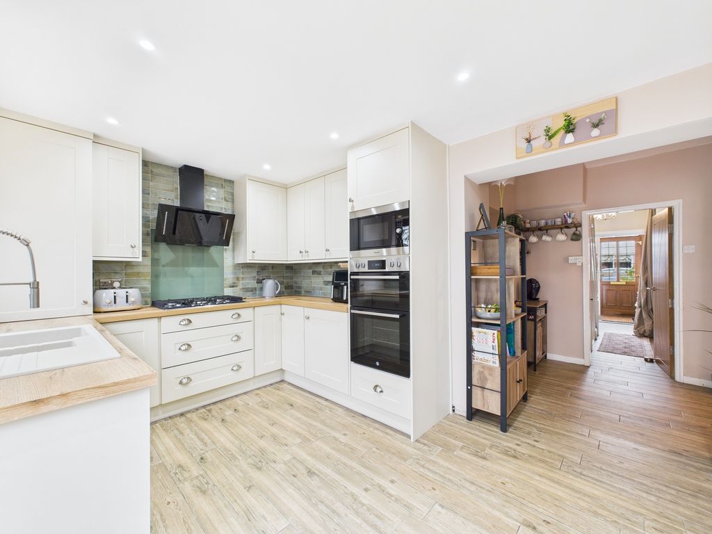 Property photo 3 of 26