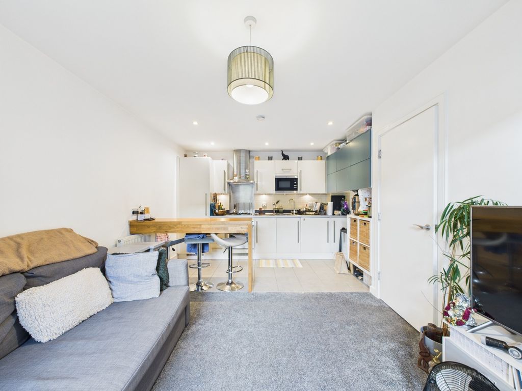 Property photo 2 of 10 4510372