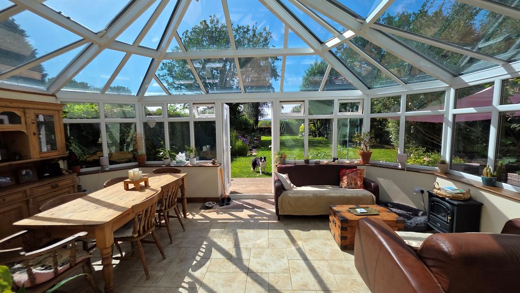 Property photo 3 of 11