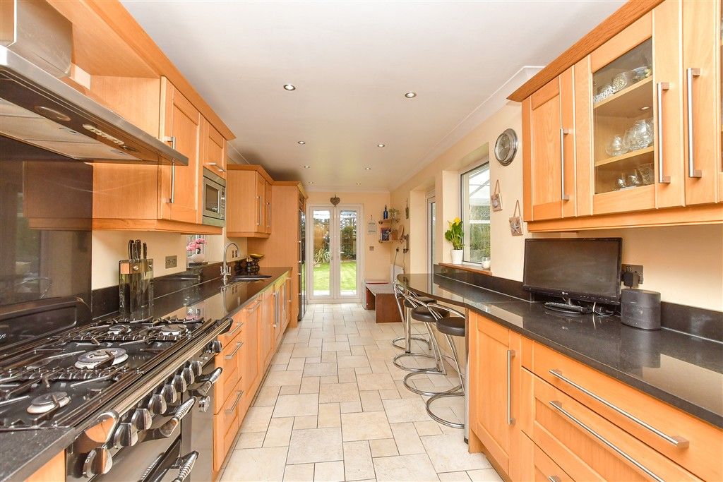 Property photo 2 of 18 Kitchen/ Breakfast Room