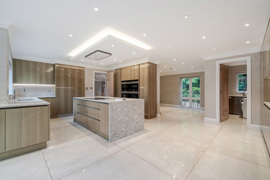 Property photo 2 of 32 1478625-36-6A2Ad1...