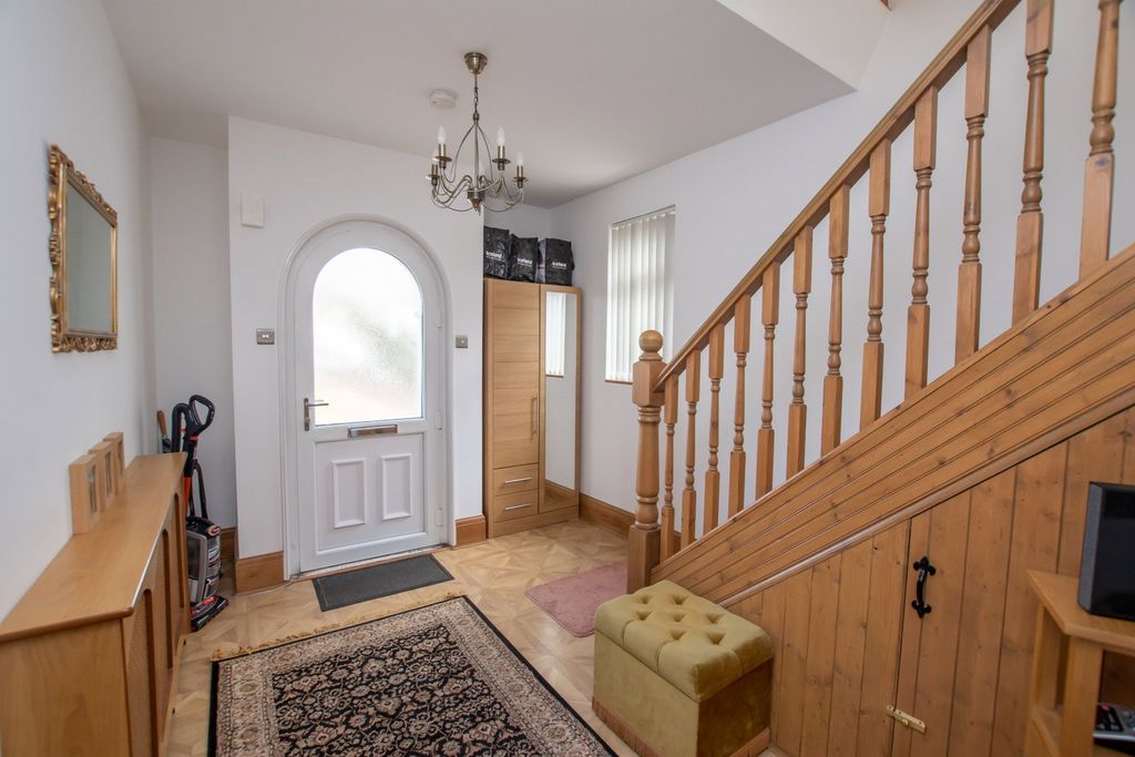 Property photo 3 of 30