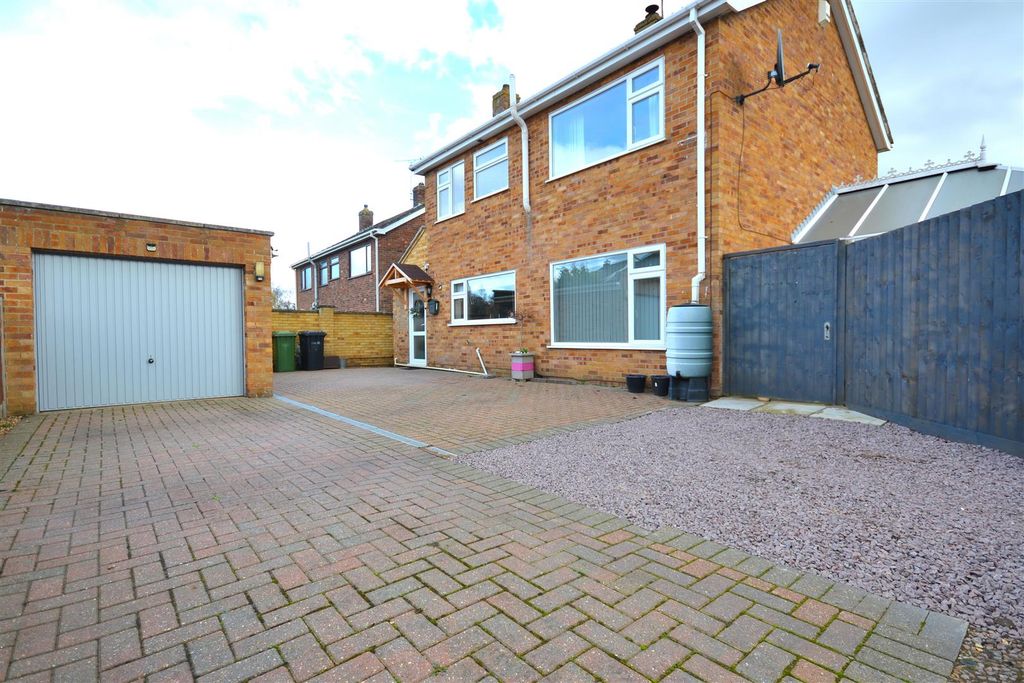 Property photo 1 of 29 Front 1_495.Jpg