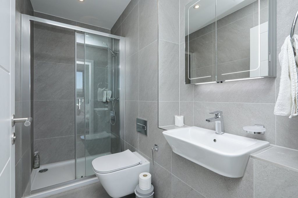 Additional image 11 of 3 bed flat for sale2 Beach Drive, Ramsgate CT11