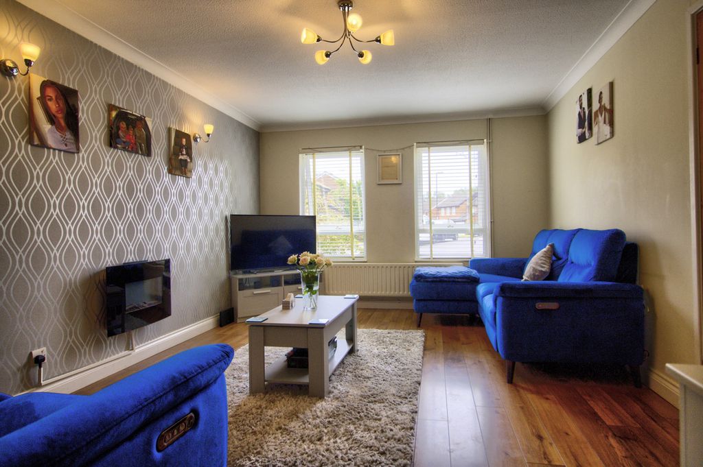 Property photo 2 of 19