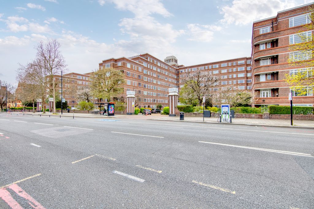 Property photo 2 of 18