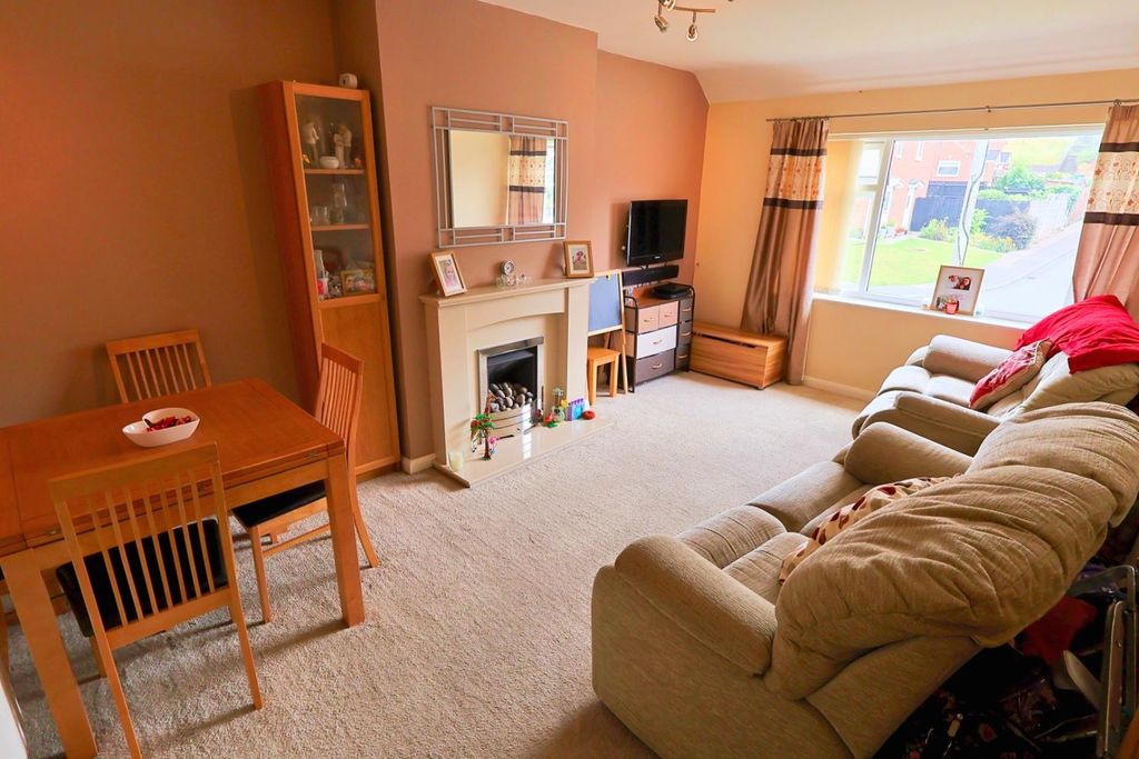 Property photo 2 of 10 Living Room