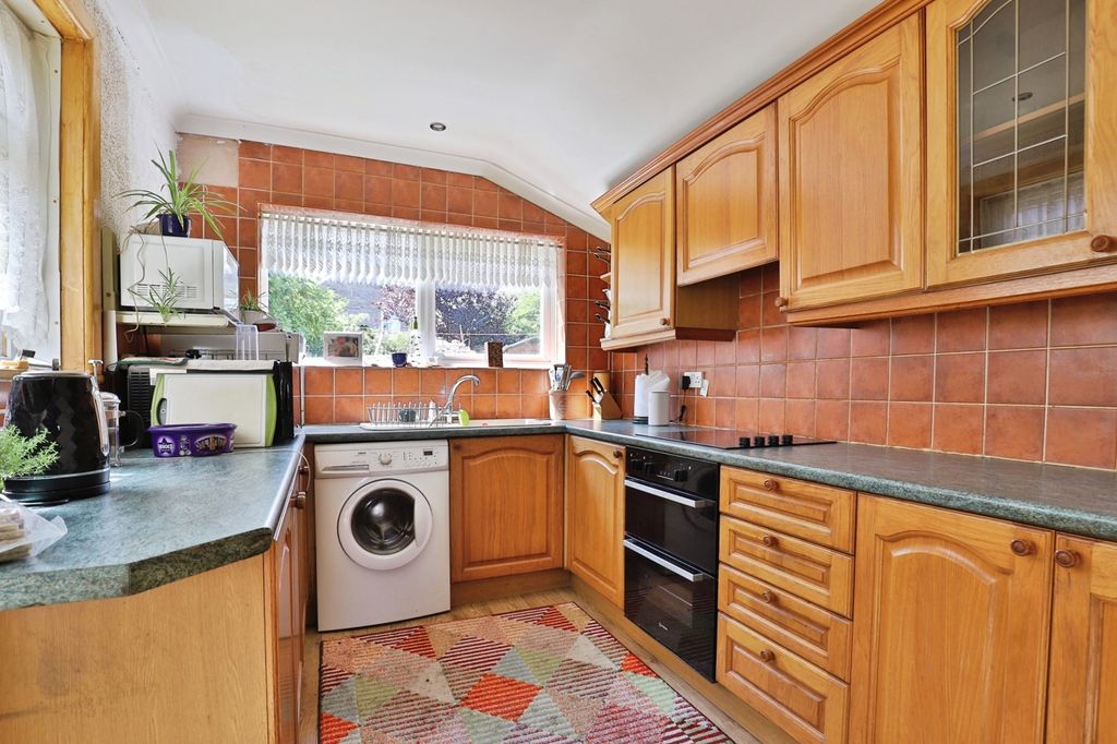 Property photo 3 of 17 Photo