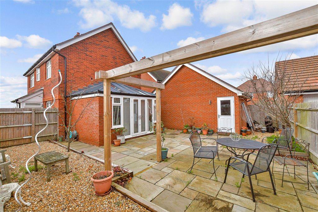 Property photo 2 of 17 Side Garden