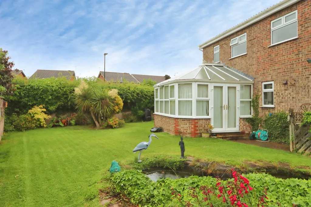 Rothbury Close, Sothall, Sheffield S20 - View 6