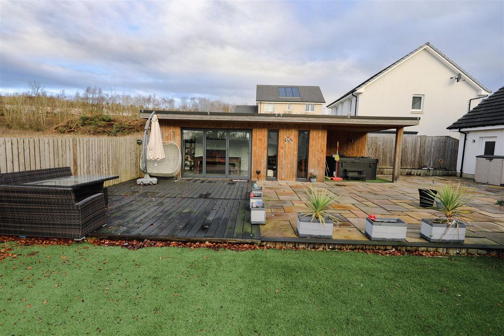 Property photo 3 of 44 c