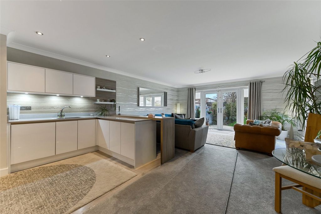 Property photo 2 of 21 Kitchen/Diner