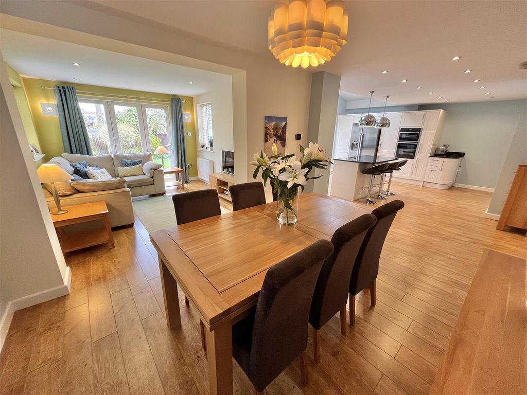 Property photo 2 of 26