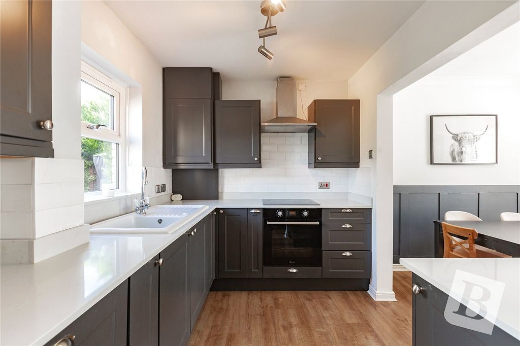 Property photo 2 of 19 Kitchen