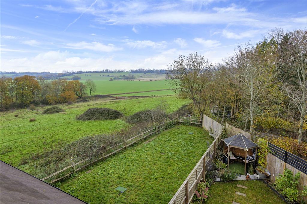 Property photo 3 of 32