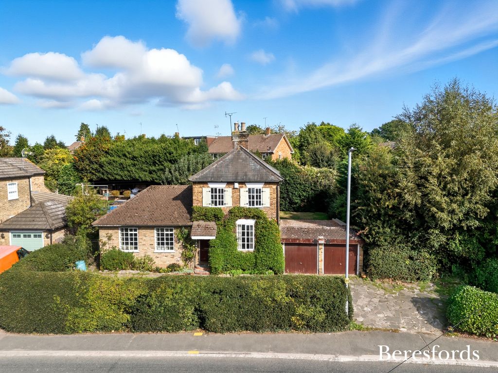 Property photo 1 of 27 Front