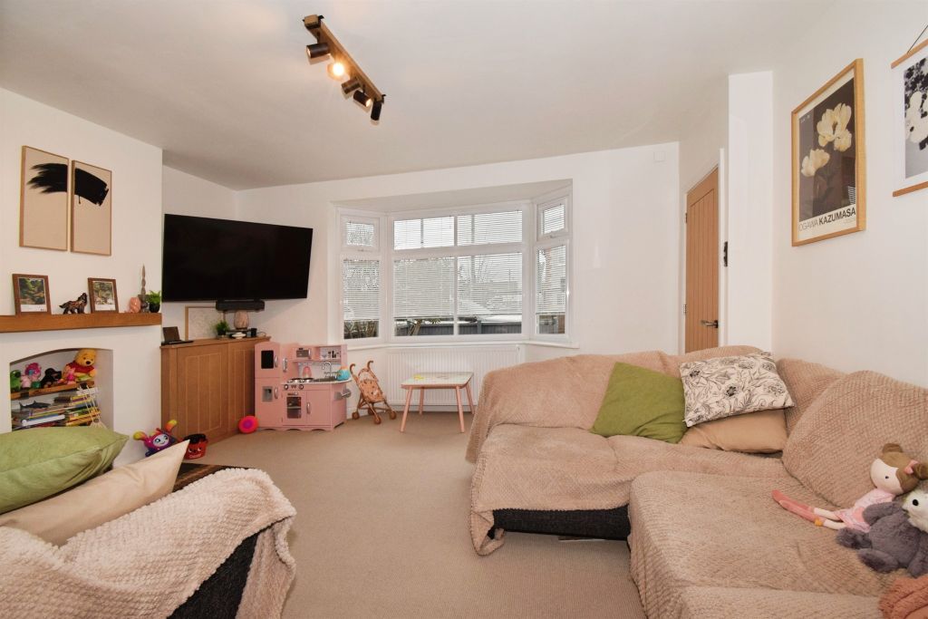Property photo 2 of 28