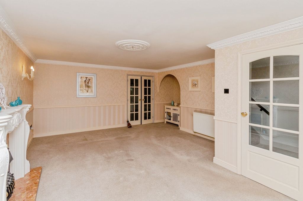 Property photo 2 of 17 Photo