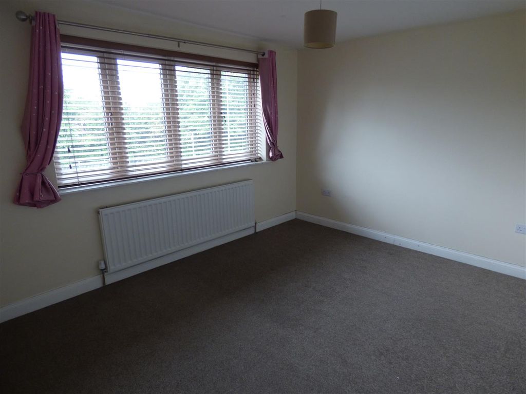 Property photo 2 of 17 215 Toton Lane - Bed.Jpg