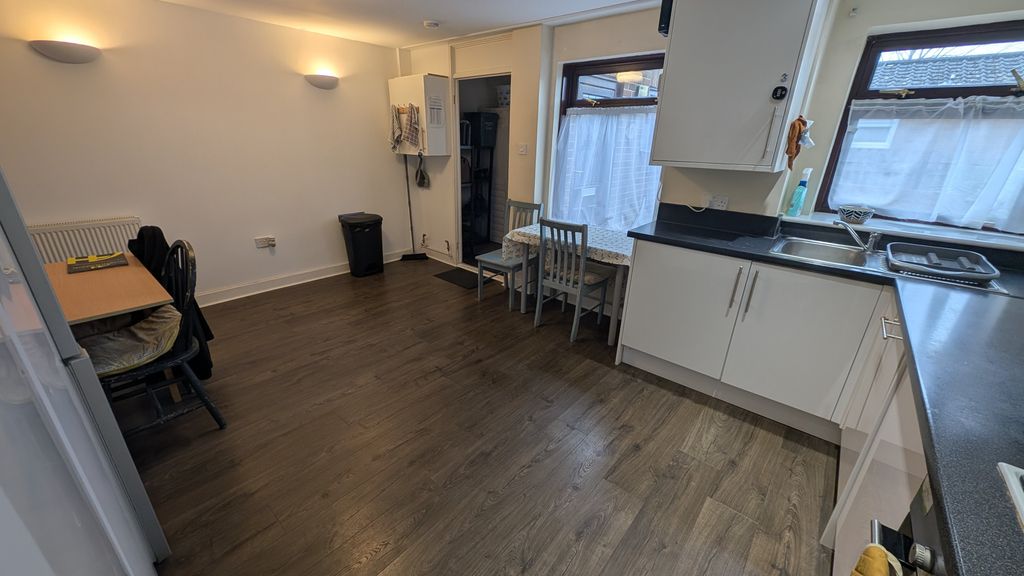 Property photo 3 of 7 Pxl_20260324_153326122