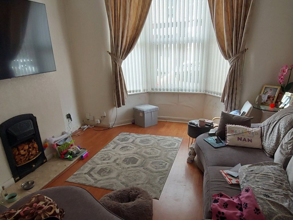 Property photo 2 of 9 Picture No. 11