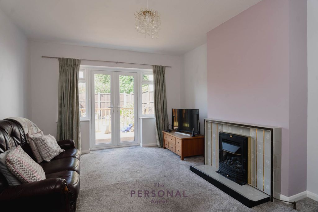 Property photo 2 of 11