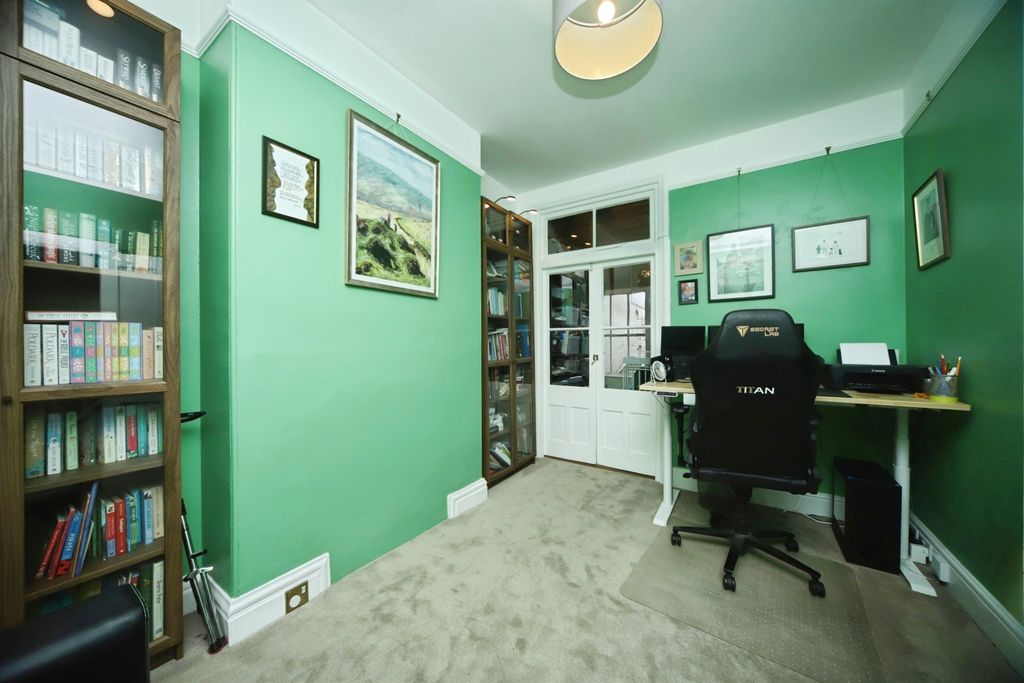 Property photo 3 of 16