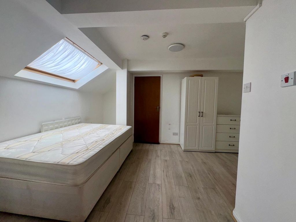 Property photo 2 of 5 Flat 7, 14 Cyprus Road, N3 3Ry (4)