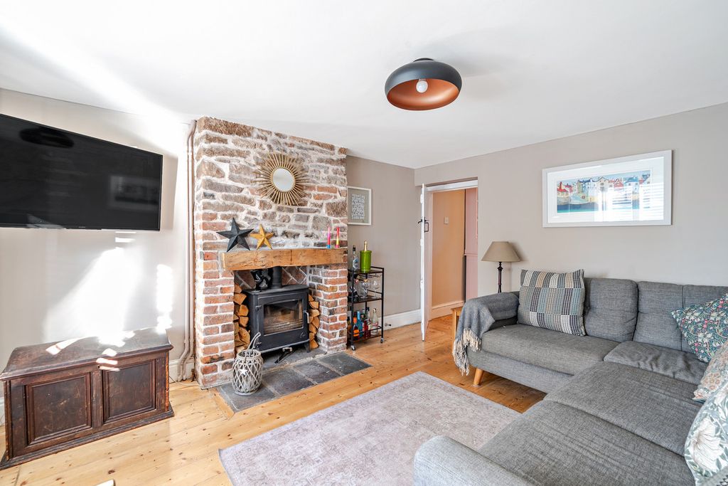 Property photo 3 of 21