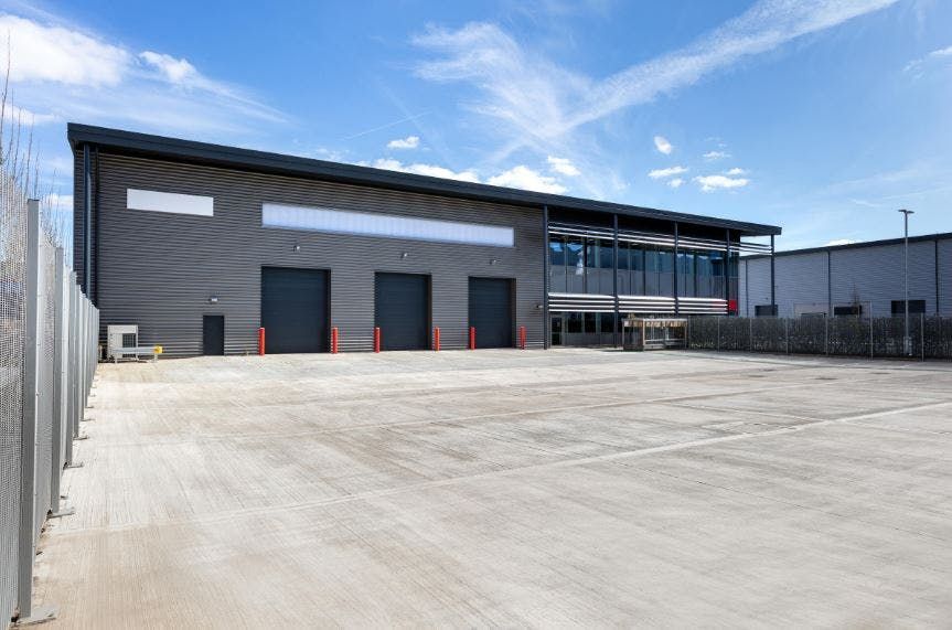 Property photo 2 of 9 690 External Yard.Jpg