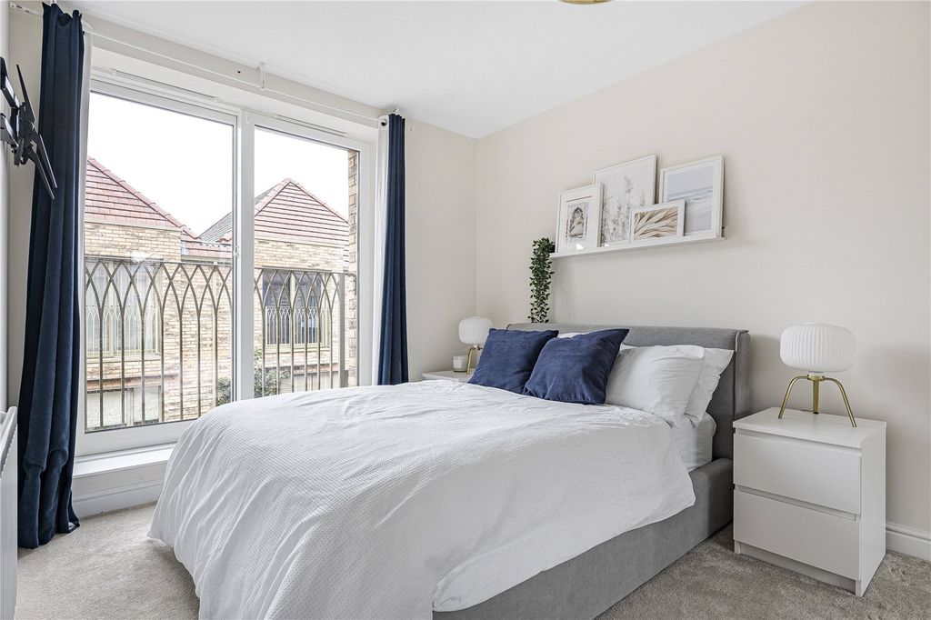 Property photo 3 of 7 Picture No. 14