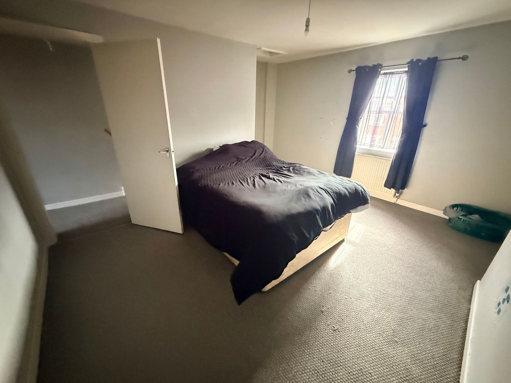 Property photo 2 of 3