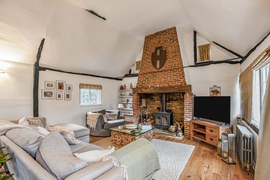 Property photo 3 of 39 Living Room