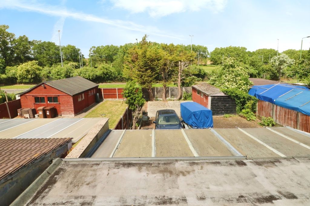 Property photo 3 of 21 Picture No. 07