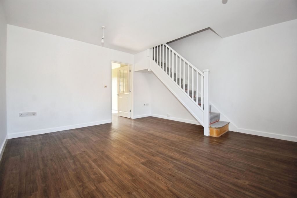 Property photo 2 of 11 Living Room