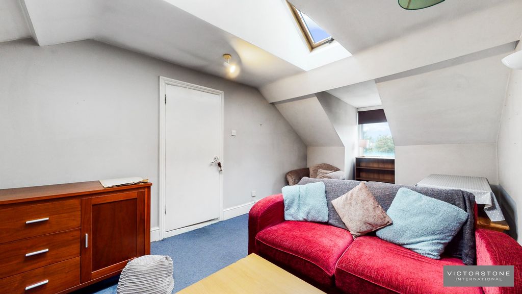 Property photo 1 of 8 1012893