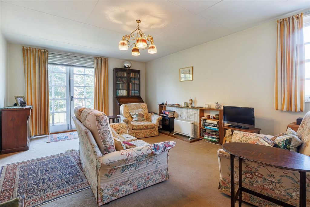 Property photo 2 of 19 9 Spriggs  (9).Jpg