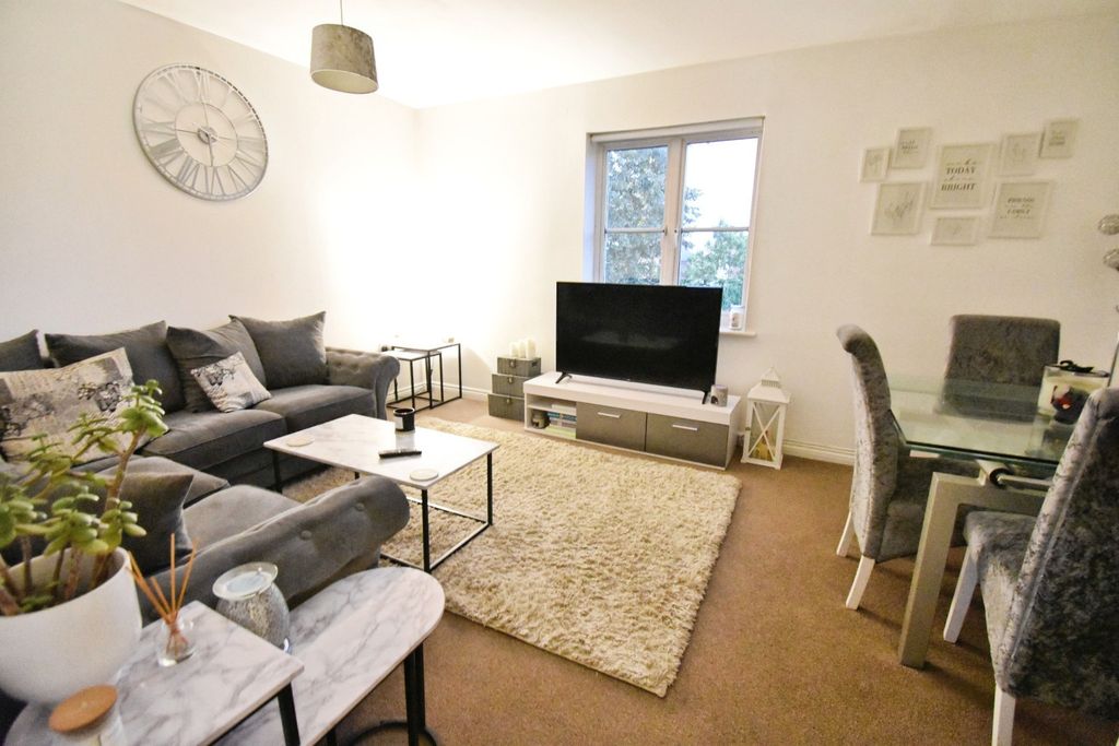 Property photo 3 of 8 5546153